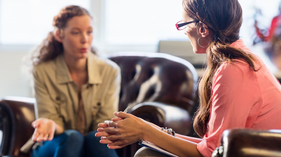 mp15760092-psychologist-having-session-with-her-patient.jpg
