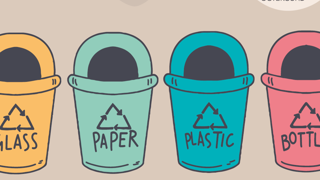 Olika kärl för källsortering såsom plast med mera.