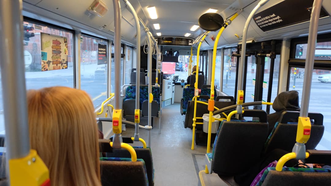 8153184-innuti-buss.jpg