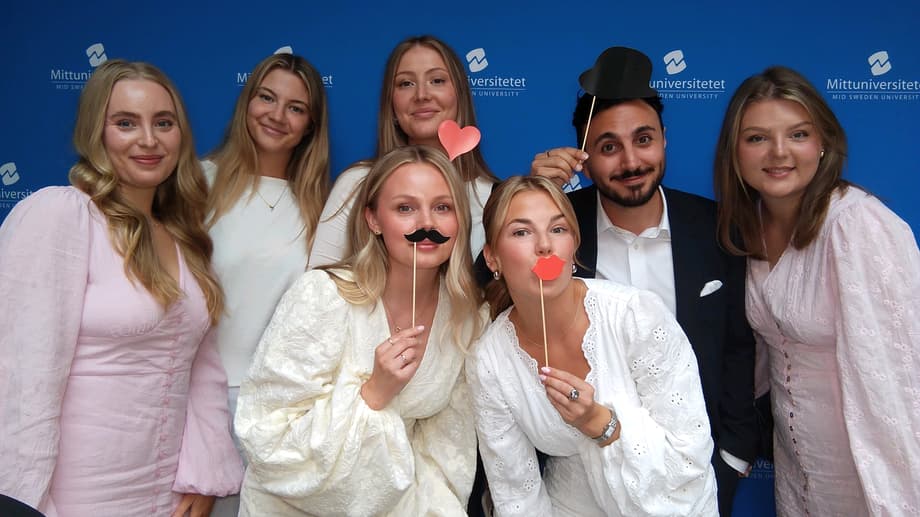 Glada studenter på avslutningen 2026