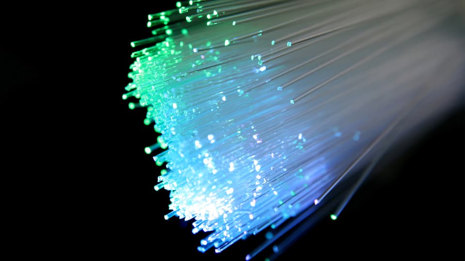 19096-fiber-optic-computer-cable-close-up.jpg