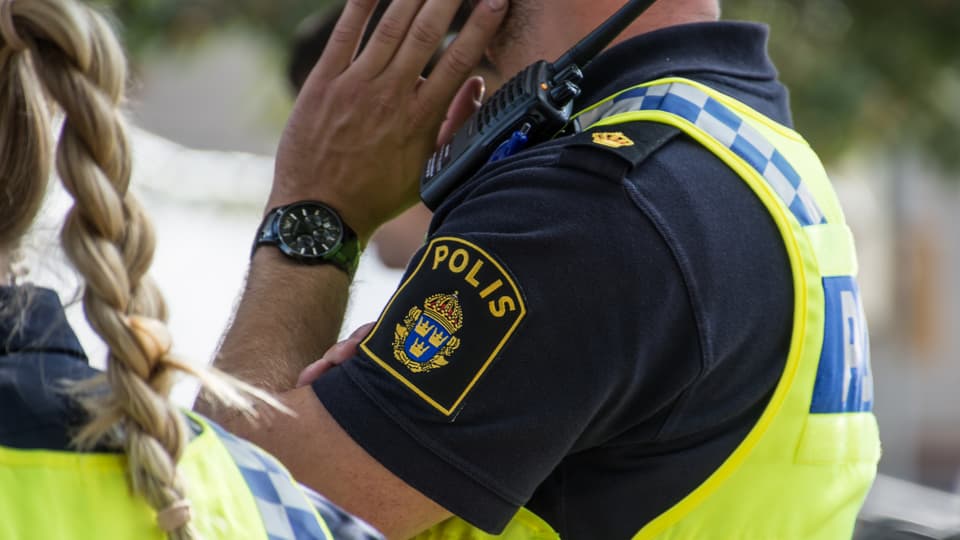 23090019-polis-marke-pa-uniform.jpg