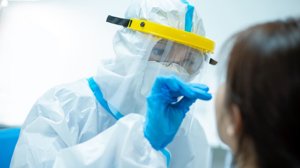 39352915-corona-virus-test.jpg