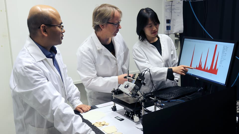 Researchteam_lab_16x9.jpg